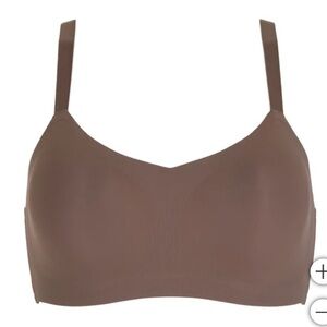 ✨ Halston Seamless Comfort Bra – Everyday Essential- NWOT ✨